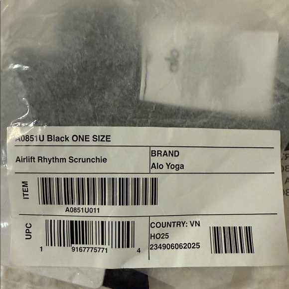 ALO Yoga Airlift Rhythm Black Hair Scrunchie - Picture 2 of 4